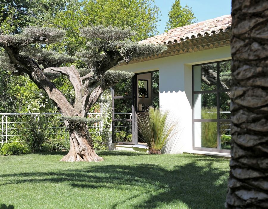Sumptuous high quality villa walking distance to the centre of Saint Tropez 5