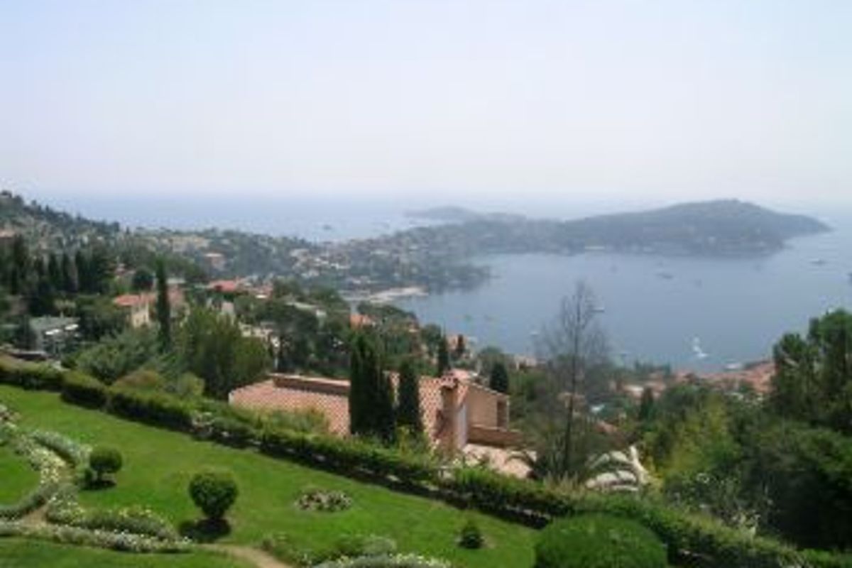 A breathtaking view over the Bay of Villefranche!