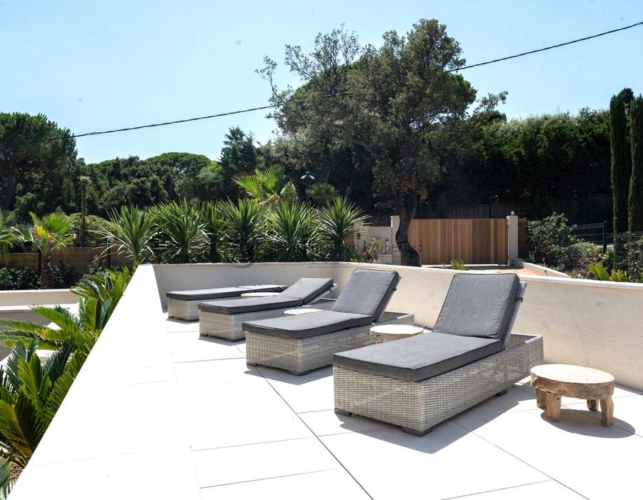 Within walking distance to Pampelonne Beach, a modern five bedroom house for rent 5