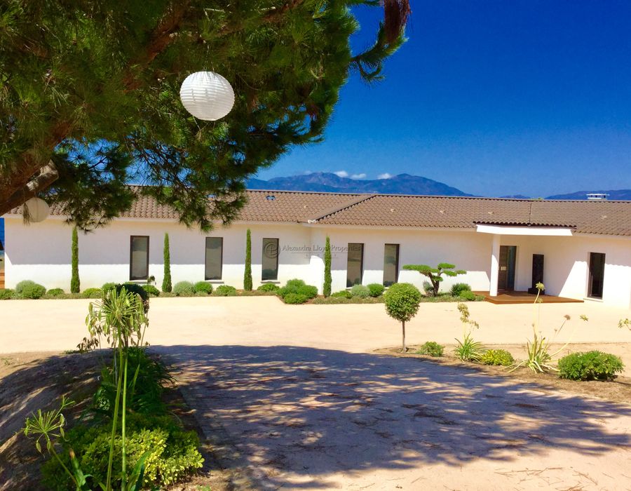 Contemporary beach front villa in Ajaccio bay, Corsica 1