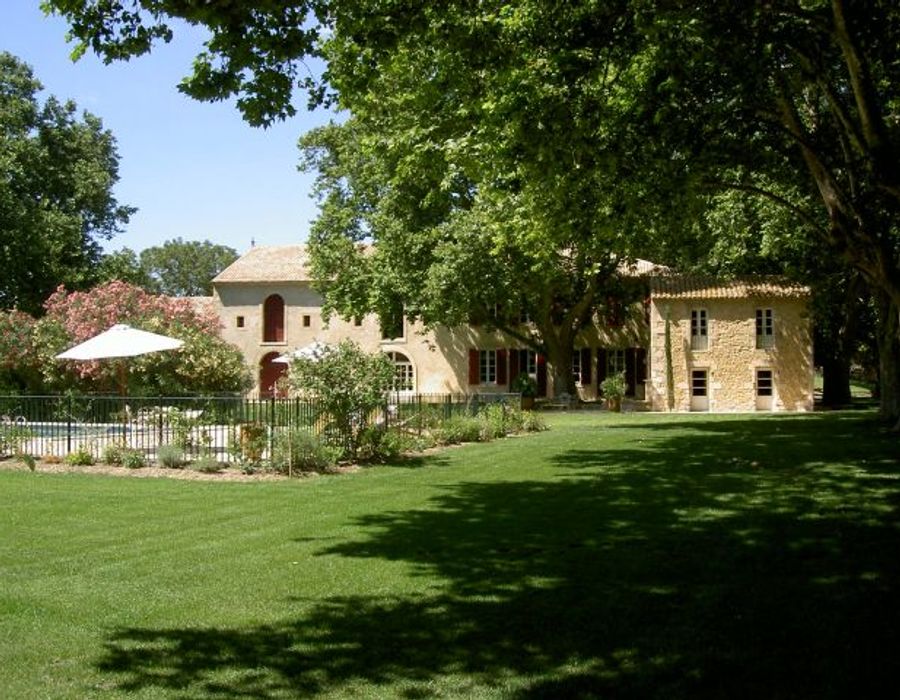 18th century manor in the heart of Provence 4