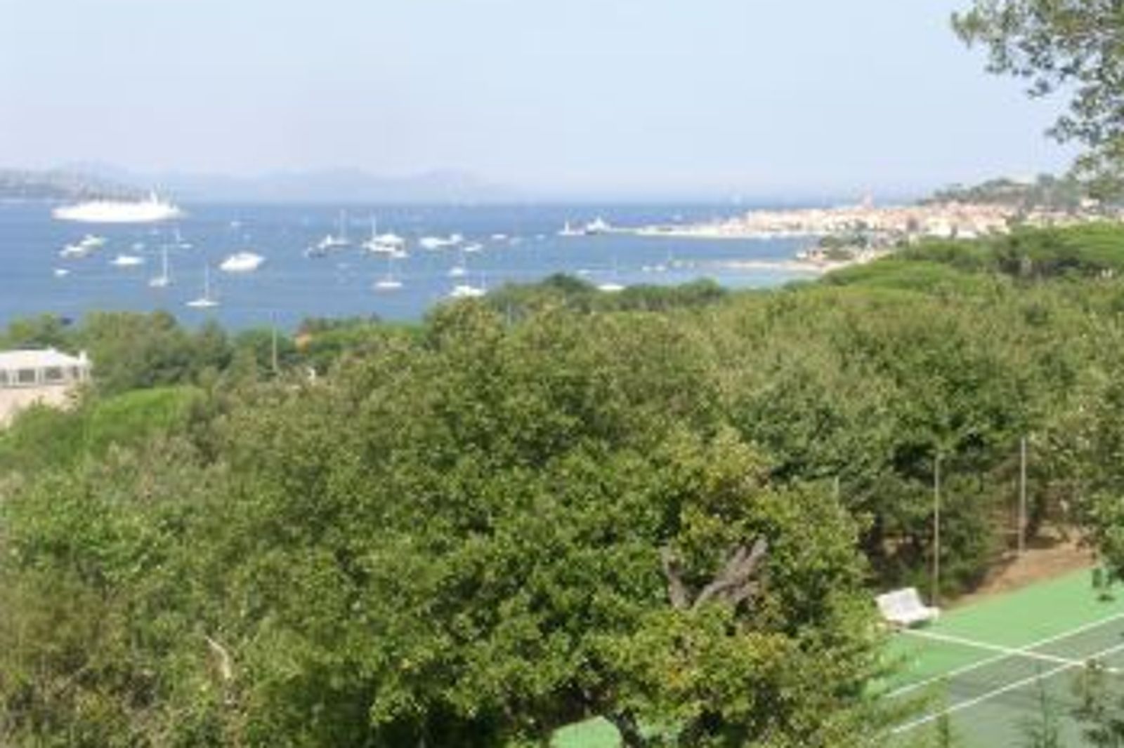 A charming villa located in a private domain in Saint Tropez