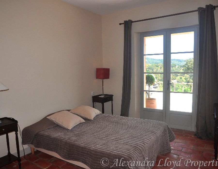 A wonderful newly built villa located in the \"Domaine de la Vallee\" in Gigaro. 2