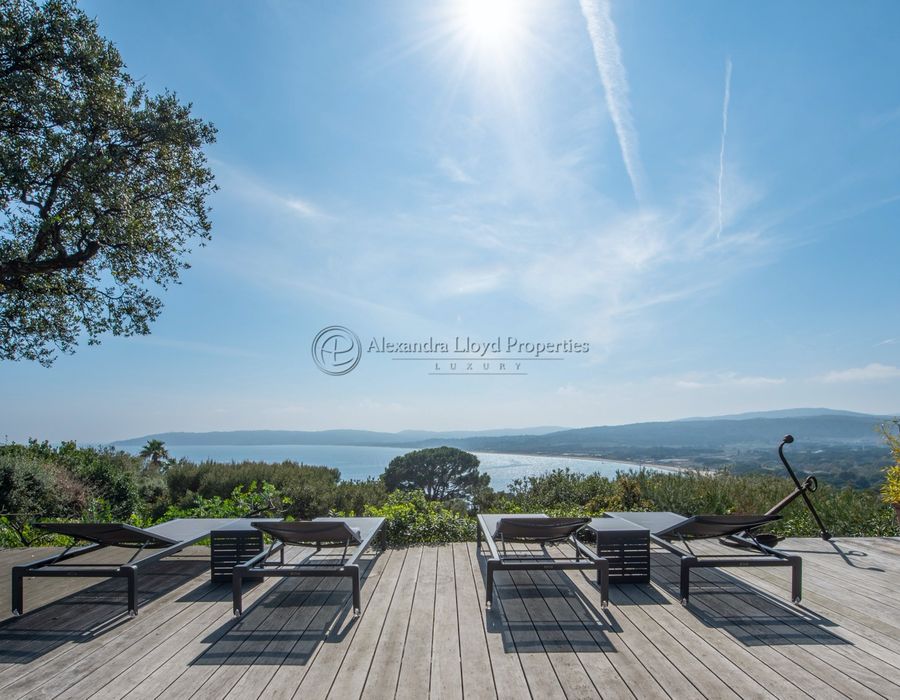 Breathtaking views from Cap Tahiti 3