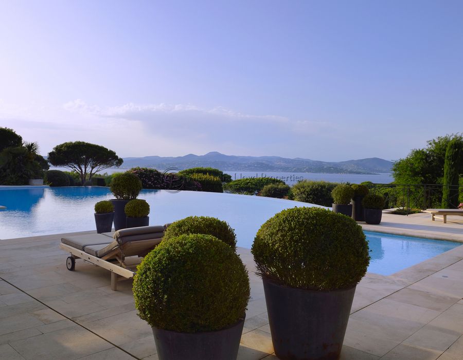 Wonderful views from a wonderful villa in Les Parcs de Saint Tropez 4