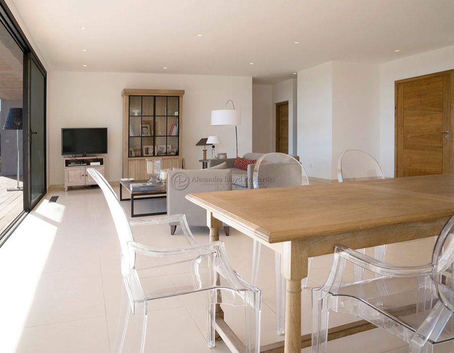 Contemporary. Palombaggia. Porto Vecchio.  4