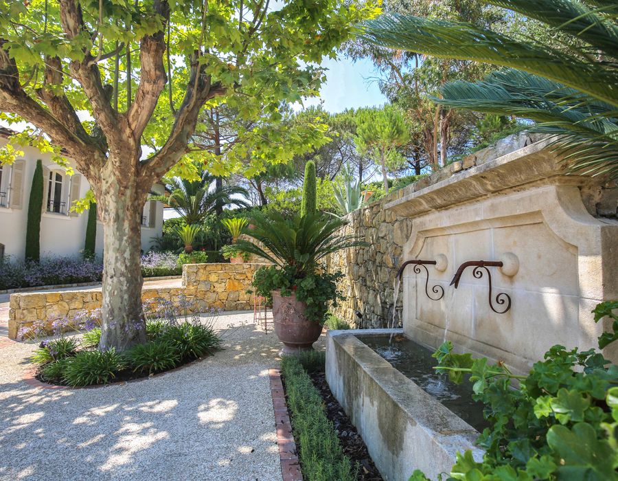 A beautifully decorated home close to Mougins and Valbonne 4