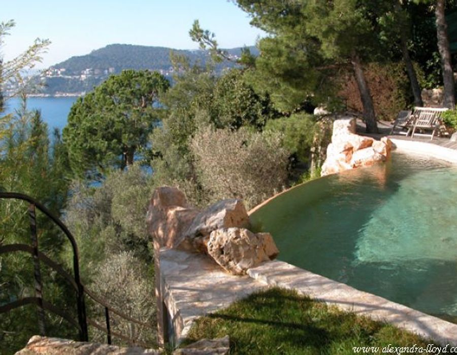 Fabulous waters edge property on the Cap Ferrat 5