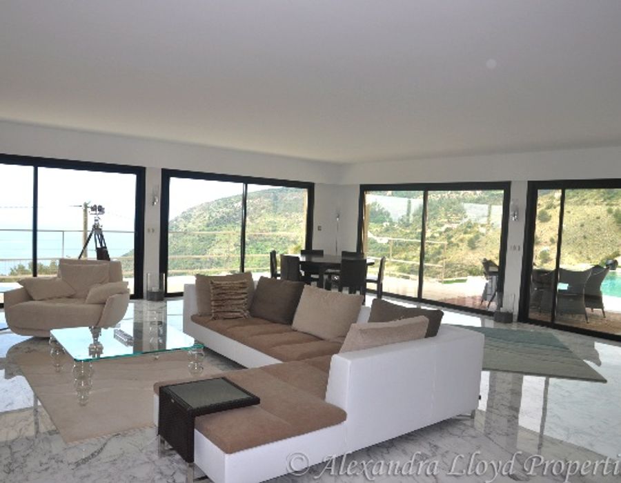 Wonderful property located in a private domain in Saint Laurent d'Eze 1