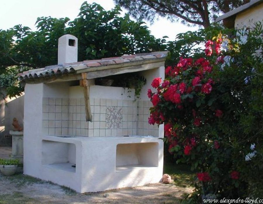 Provencal style villa very charming and characteristic 2