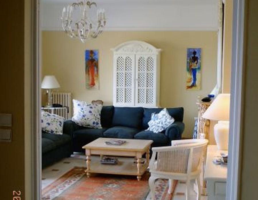 Provencale villa offers exceptional views over Cap Ferrat and the sea. 6