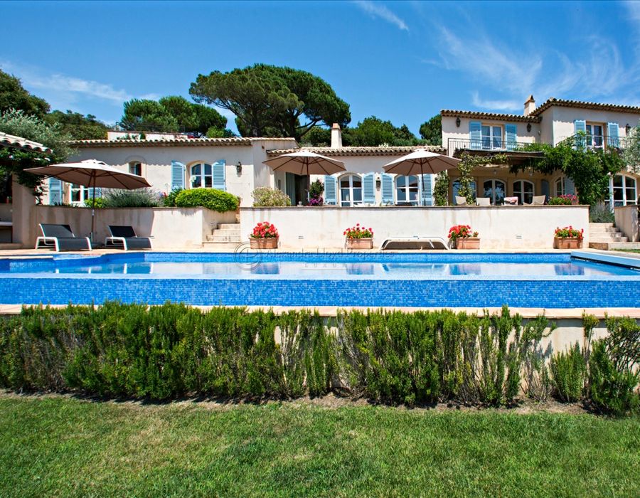 Newly built property in Ramatuelle with stunning interiors 3