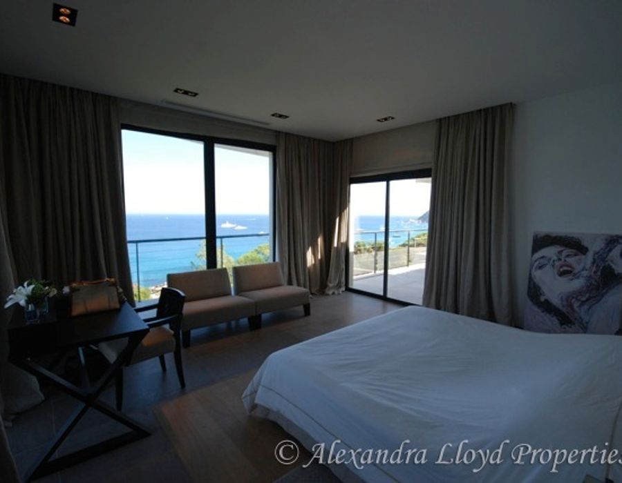 Contemporary villa situated in the sought after area of l'Escalet in Ramatuelle 2