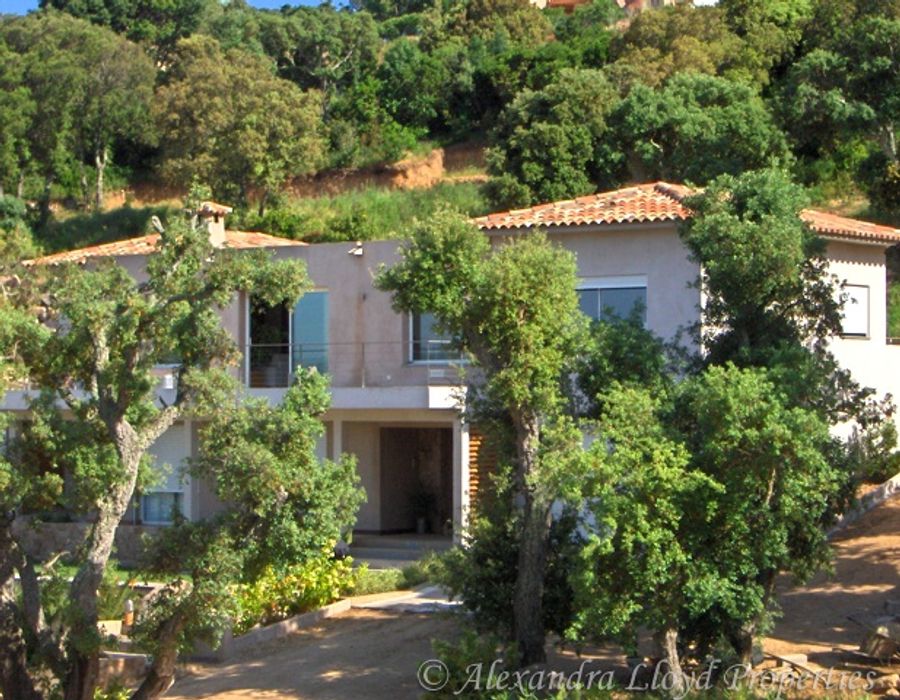 Stylish property located in the Trinite area of Porto Vecchio 5