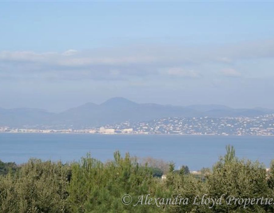 Property located on the hill of the Canoubiers - Saint Tropez 4