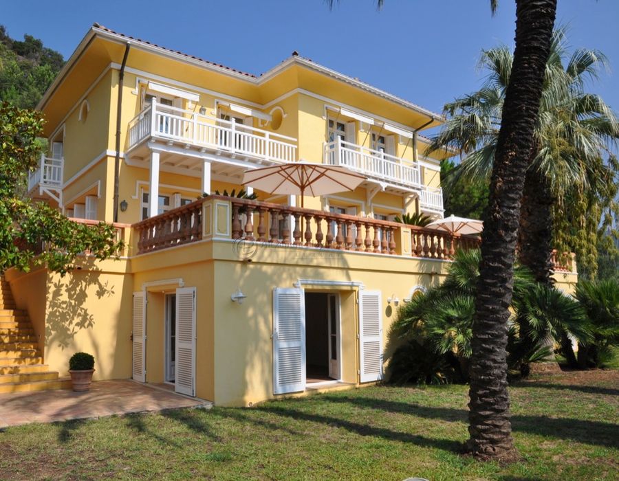 The Rolls Royce Villa! Royal Canadel 1