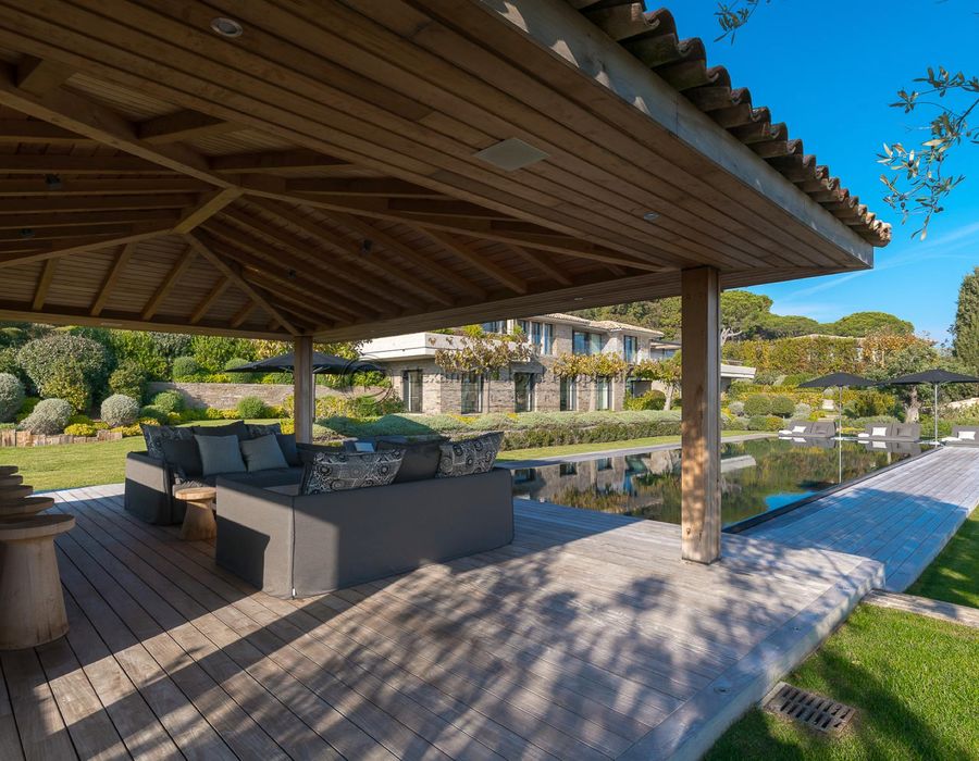 Ultra contemporary villa with exceptional views over Saint Tropez bay 5