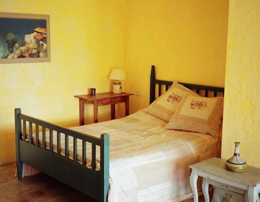 Located in a nice residential area close to the village of Saint Paul 2