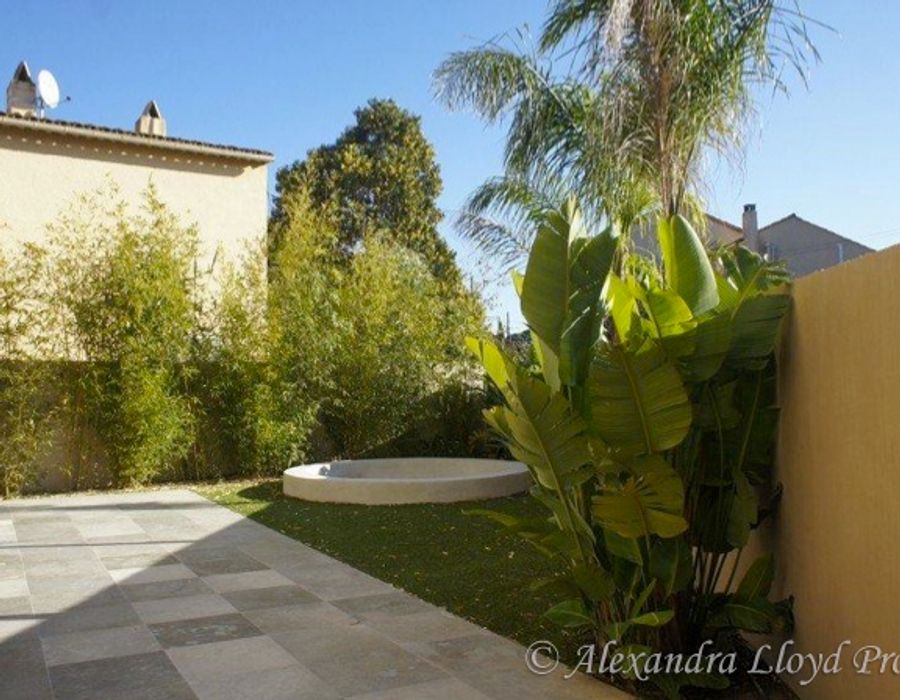 Stunning village house in the centre of Saint Tropez 1