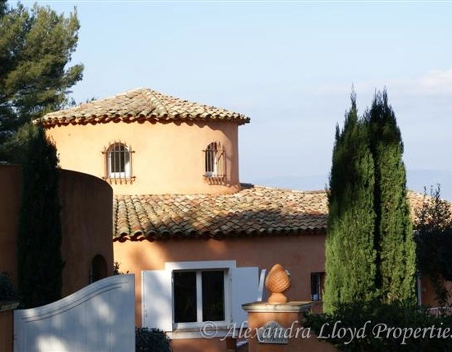 Property located on the hill of the Canoubiers - Saint Tropez 3
