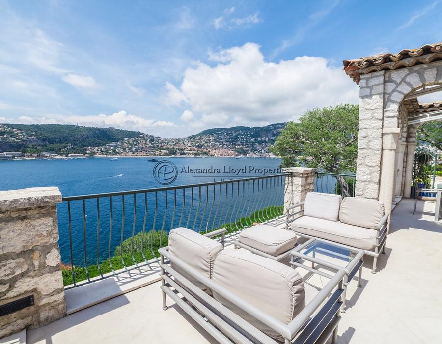 Cap Ferrat luxury! Stunning property for rent, walking distance from the beach 2