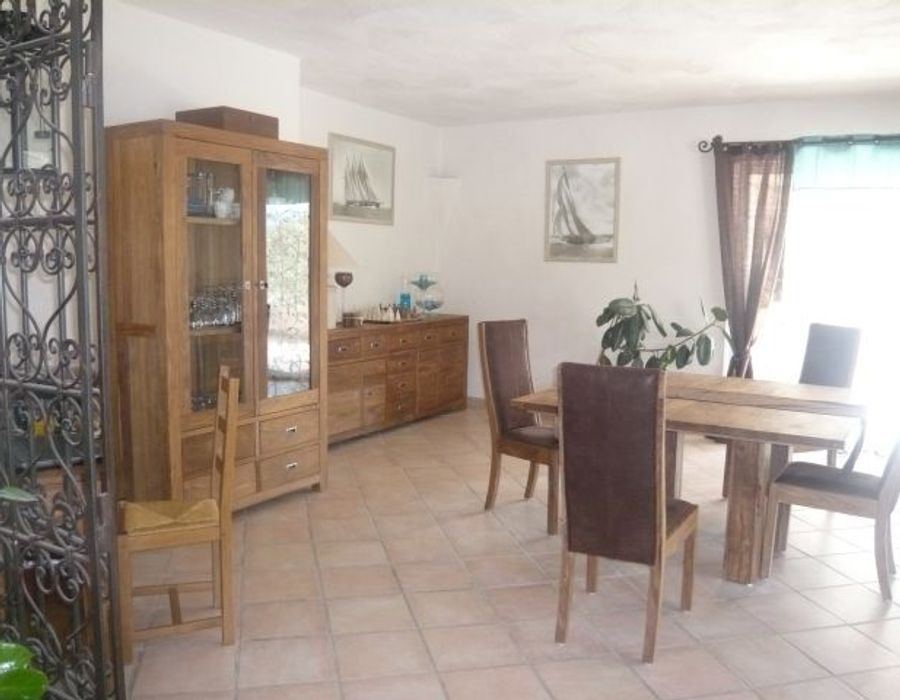 Located in the centre of Porto Vecchio... 2