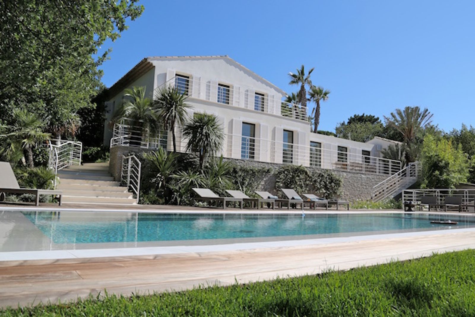Sumptuous high quality villa walking distance to the centre of Saint Tropez