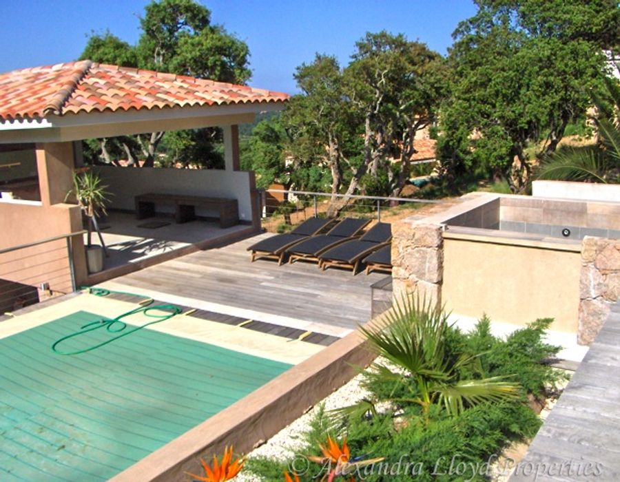 Stylish property located in the Trinite area of Porto Vecchio 4