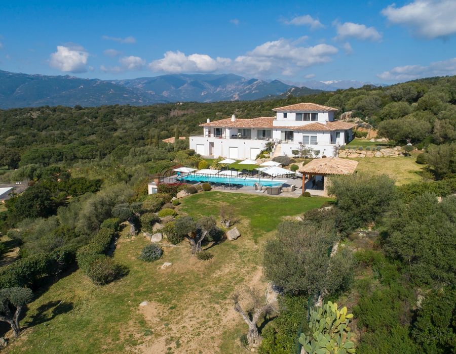 A fabulous eight bedroom villa for rent in Saint Cyprien, South Corsica 3