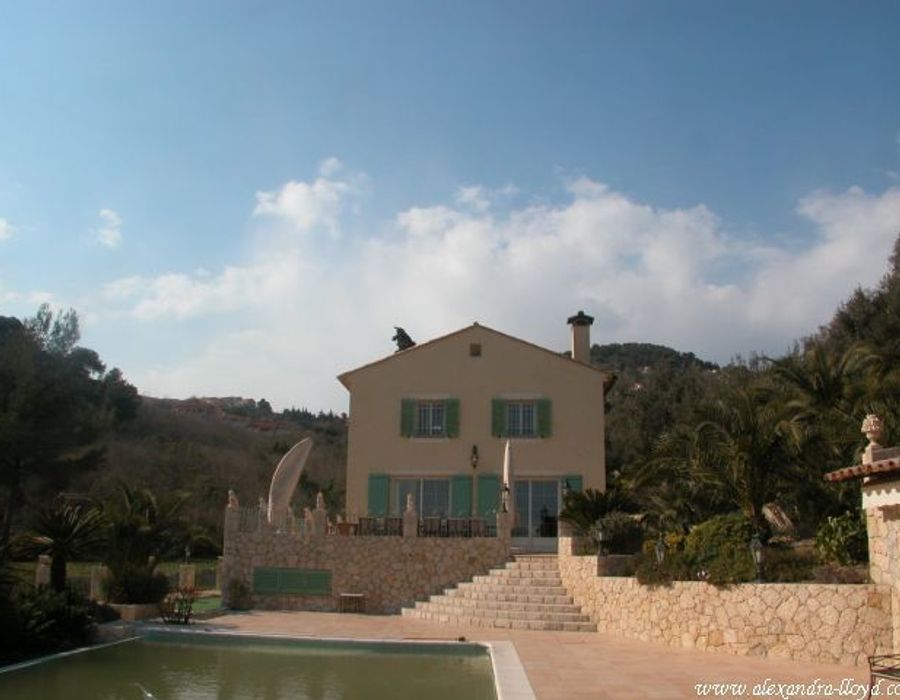 Neo Prvencal villa opposite Eze village 1