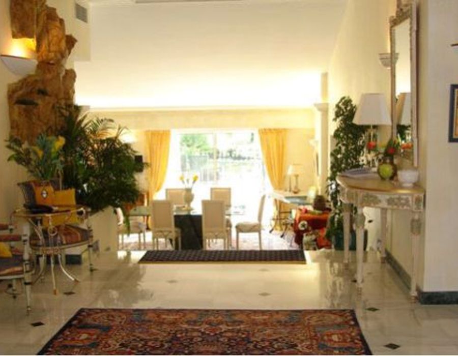 Wonderful Florentine style villa only 20mn from Cannes 2