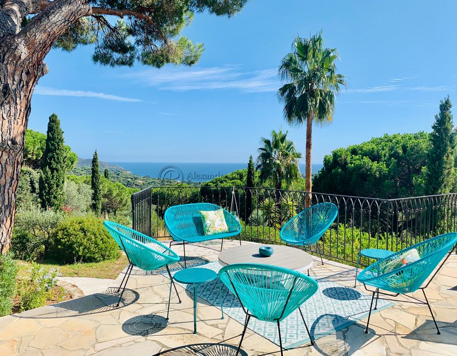 A lovely family home located in the Domaine de la Vallée, Gigaro 5