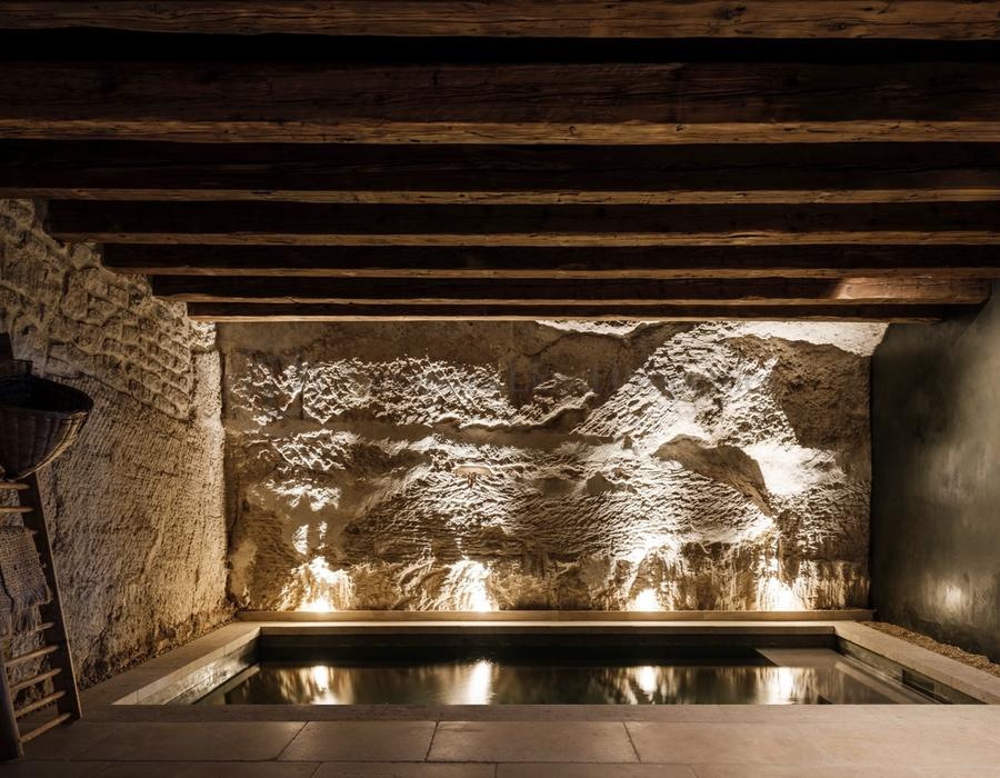 Stone Retreat in the Heart of the Alpilles — Exceptional Property for Rent near Les Baux-de-Provence 4