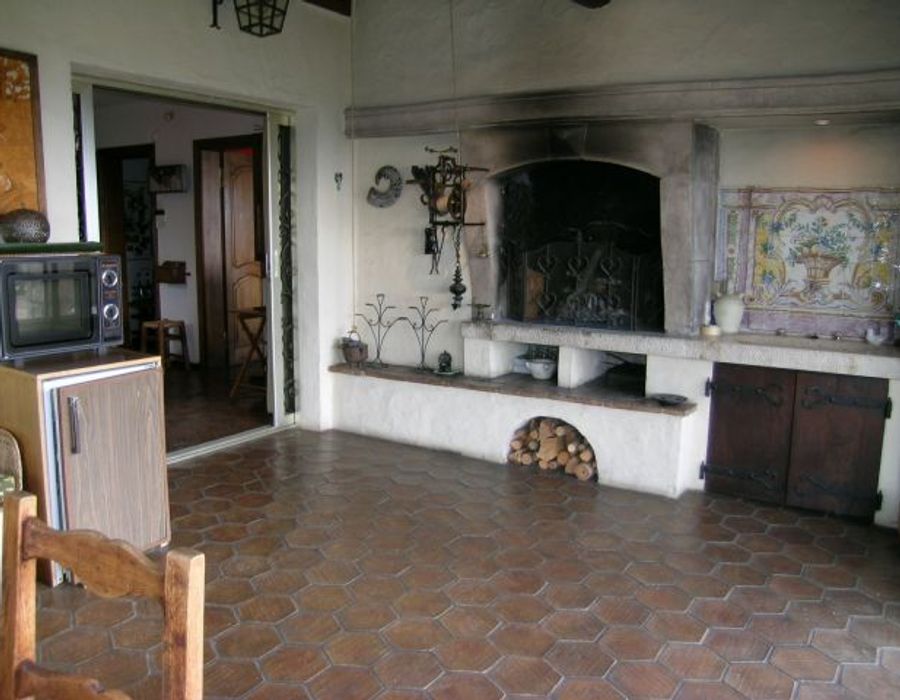 A lovely villa in prestigious private domain  3