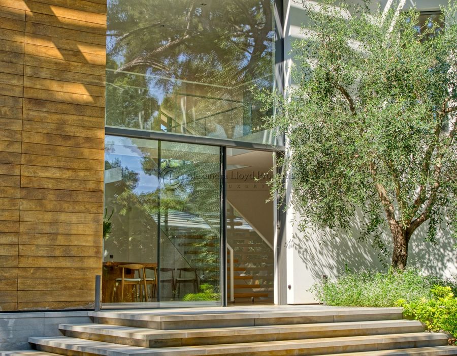 Exceptional property for rent in Saint Jean Cap Ferrat 3