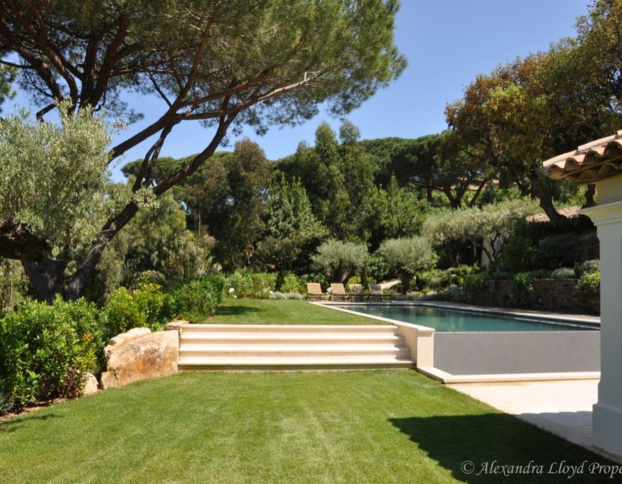 New on the rental and sales market of Les Parcs de Saint Tropez 6