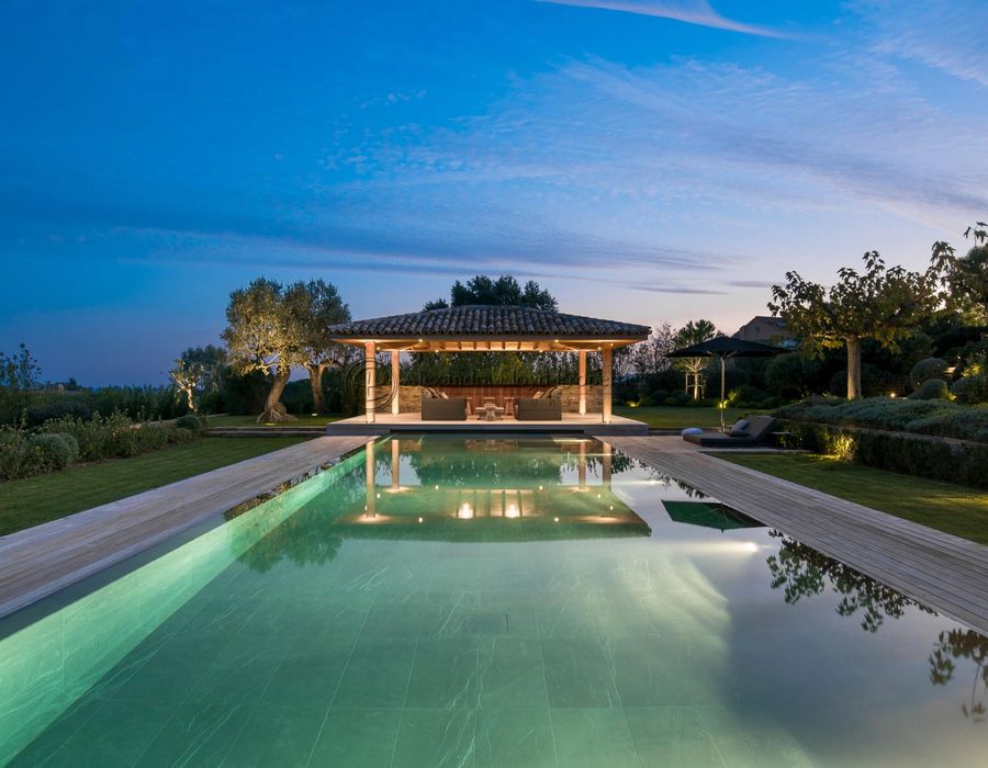 Ultra contemporary villa with exceptional views over Saint Tropez bay 4