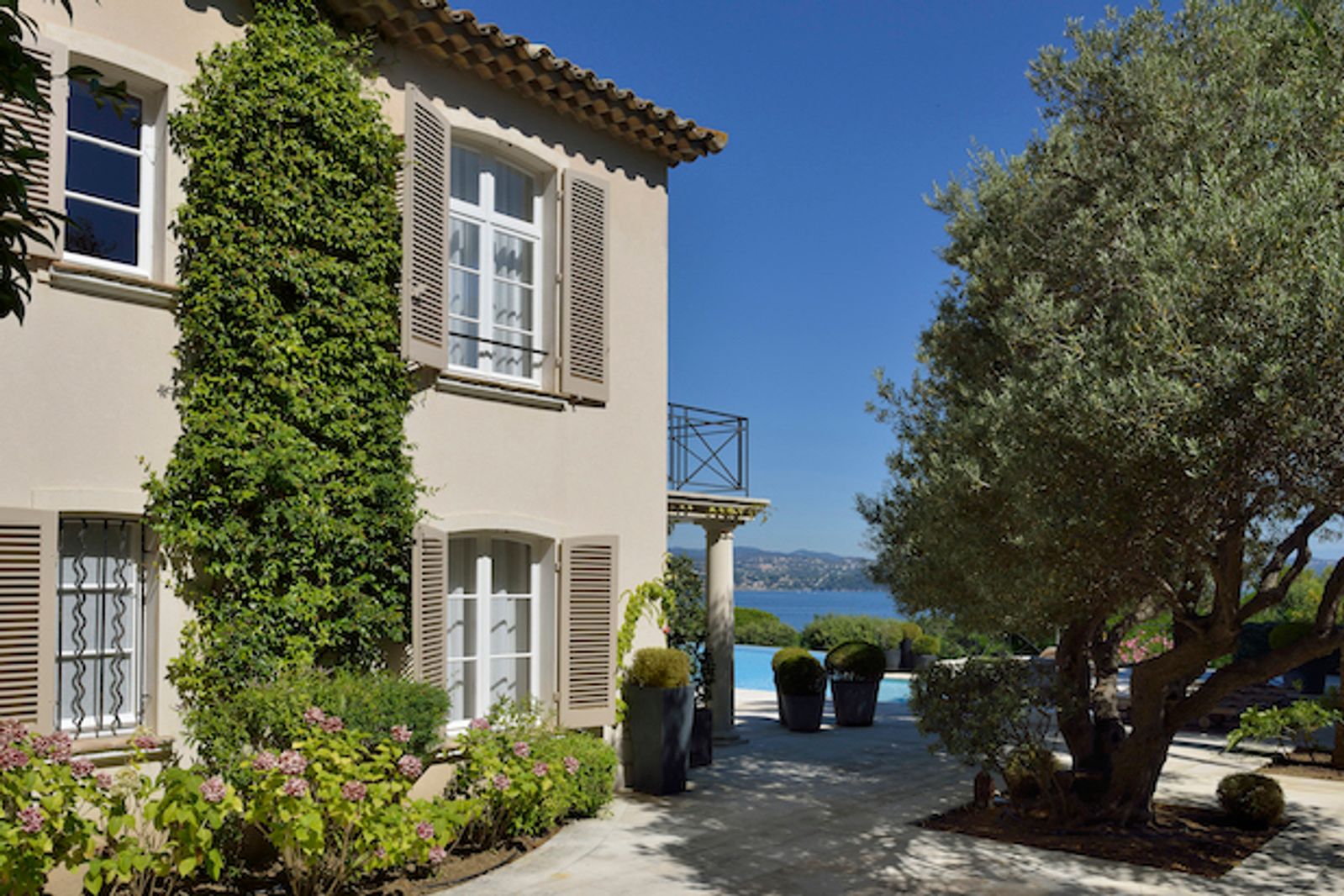 Wonderful views from a wonderful villa in Les Parcs de Saint Tropez
