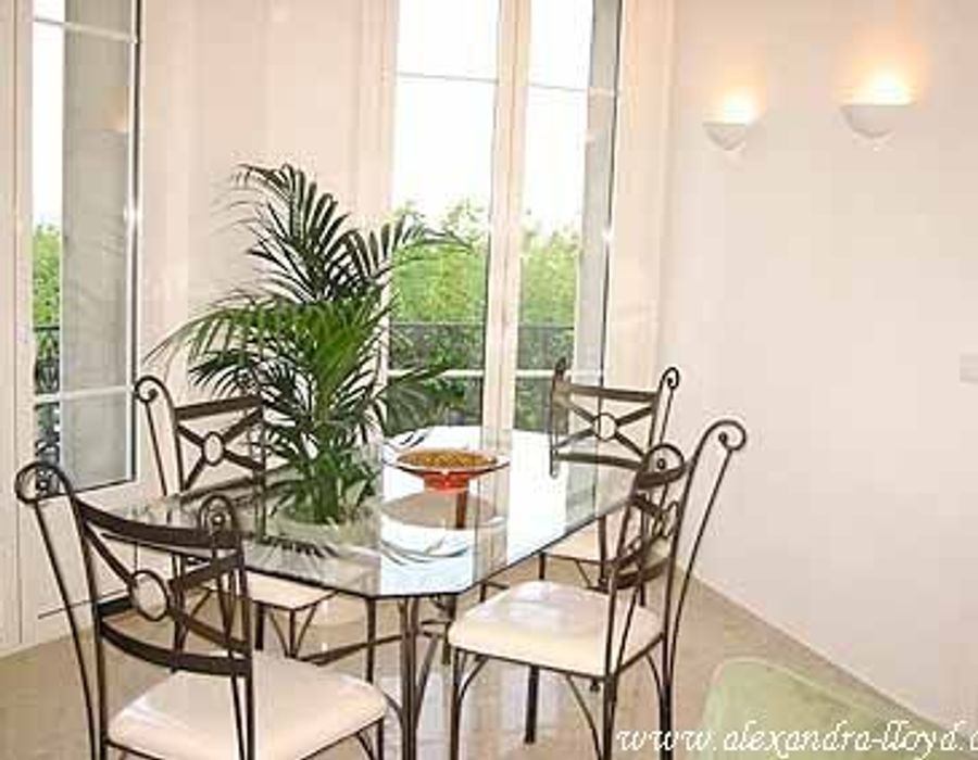 Lovely two bedroom apartment in Cannes 3
