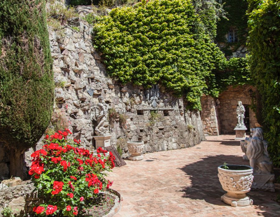 Stunning stone villa with breathtaking views over the bay of Cannes 6