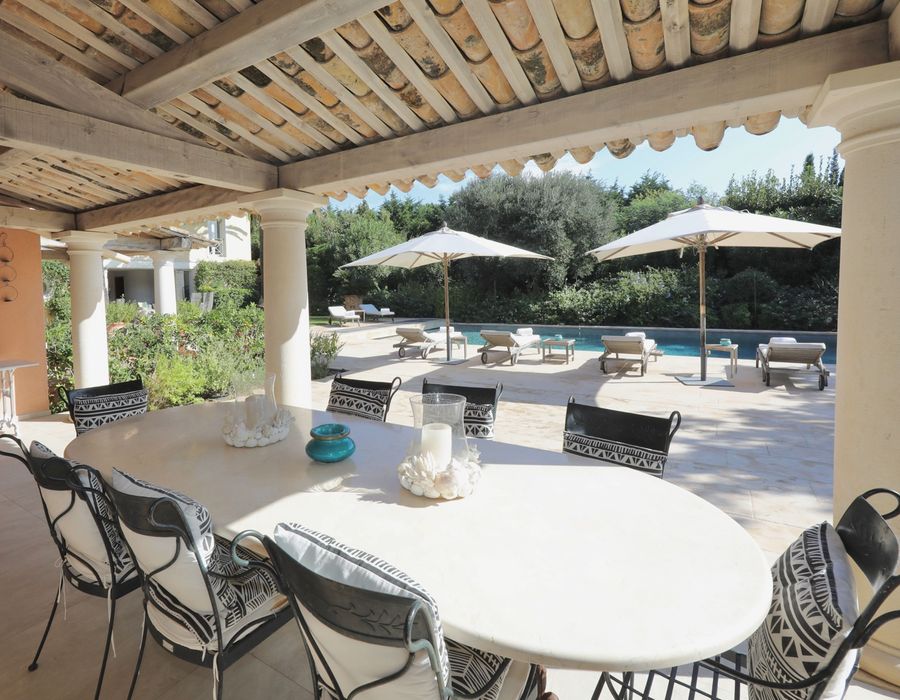 A Seven-Bedroom Provençal Villa for Rent on Route de Tahiti, Ramatuelle 5