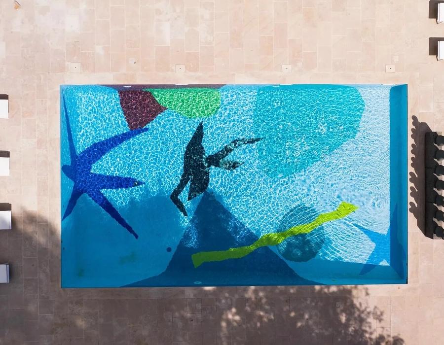 An exceptional 9 bedroom property located in a gated domaine in Valbonne 5