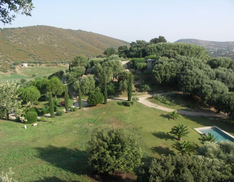 A haven of peace located 10 minutes away from Saint Florent 6