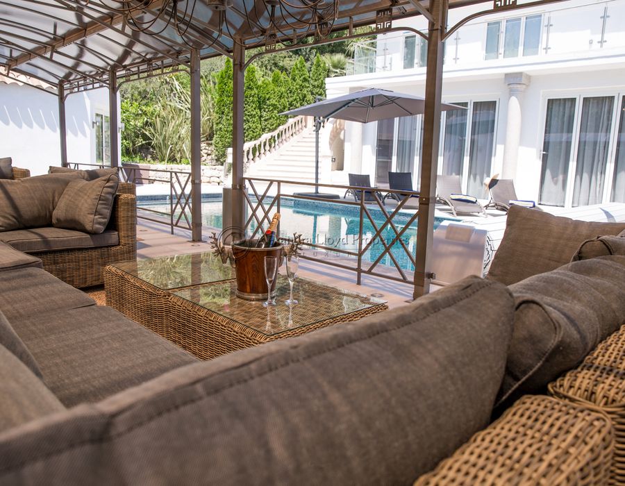 Cap d'Antibes, a lovely family home for rent 4