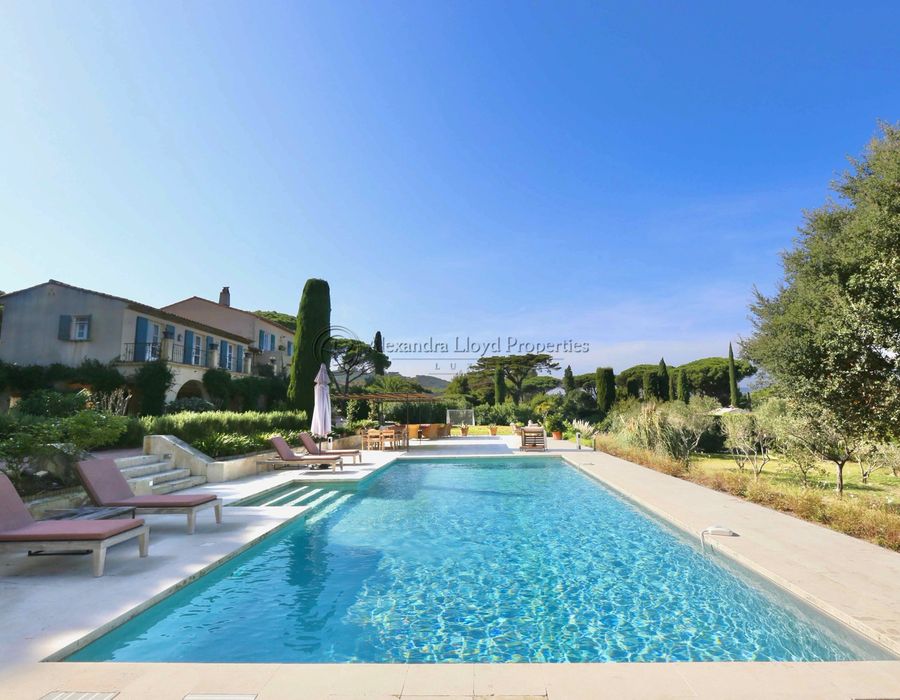Capon Saint Tropez - a beautiful family home 5