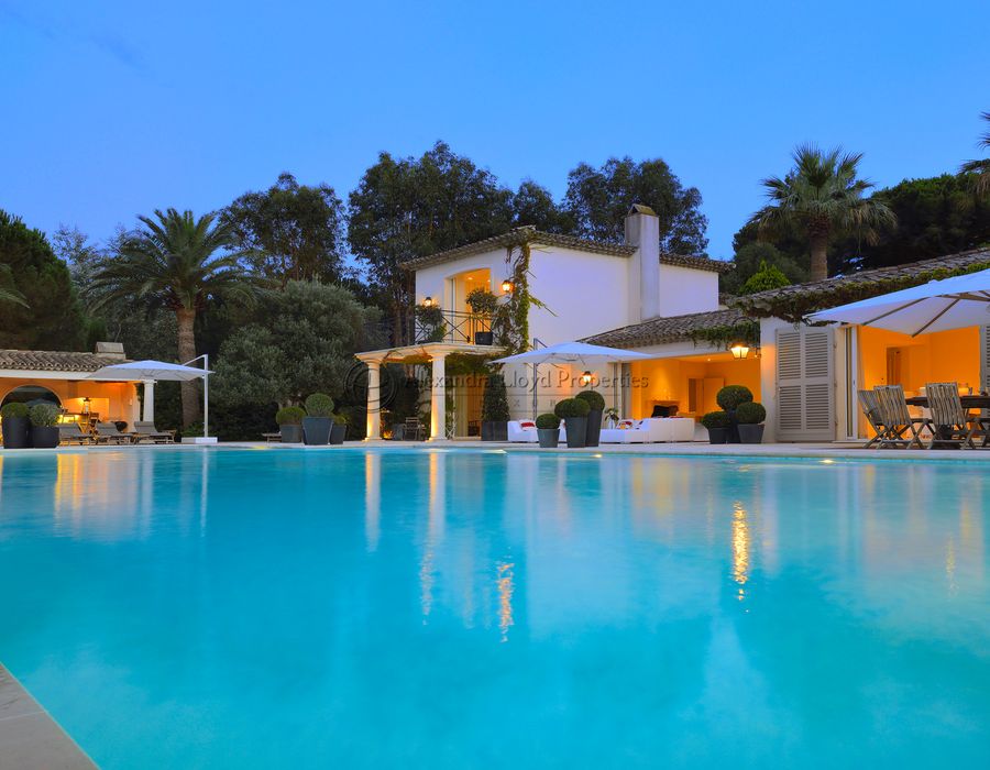 Wonderful views from a wonderful villa in Les Parcs de Saint Tropez 3