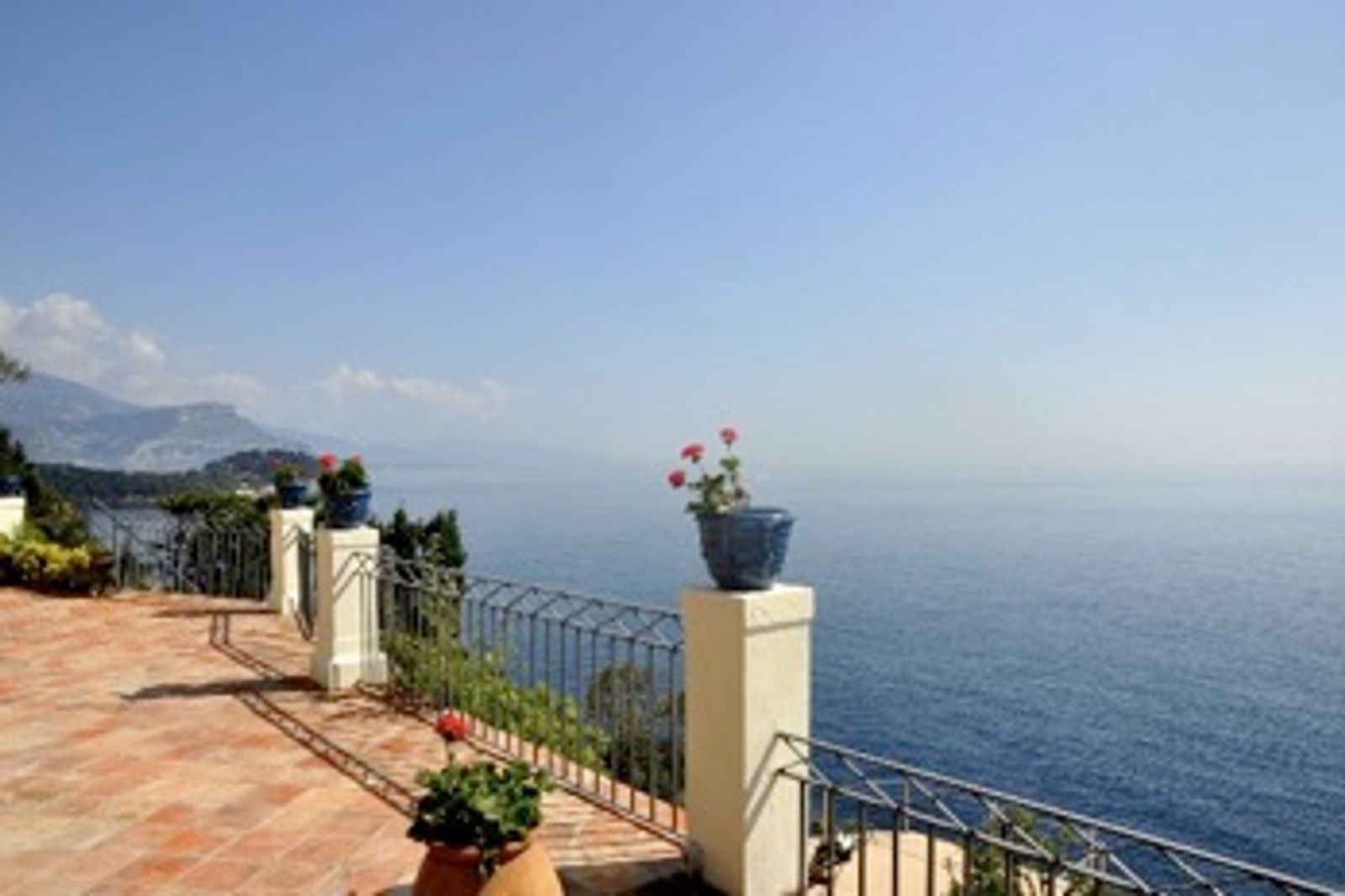 Waters edge property located on the sumptuous Saint Jean Cap Ferrat