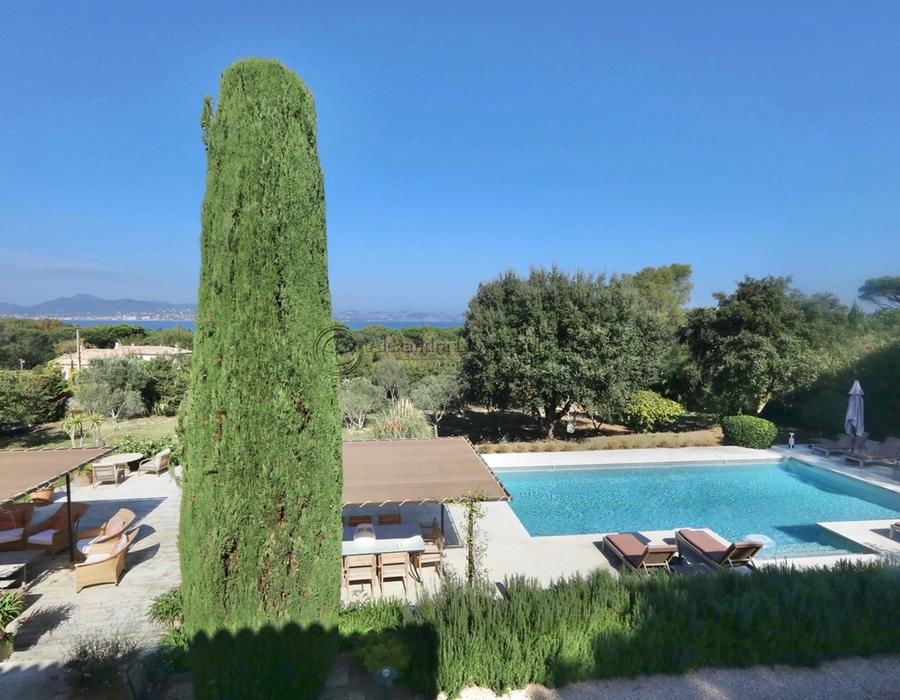 Capon Saint Tropez - a beautiful family home 1