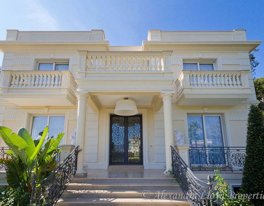 NEW! Stunning property located on the elegant Cap Martin 1