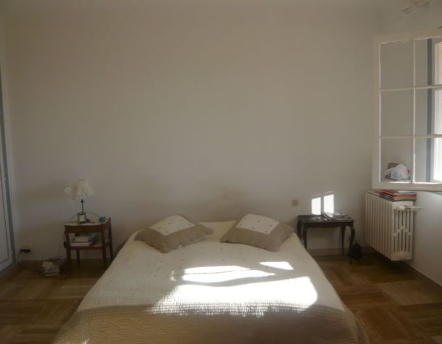 A very charming Provencal property located in La Gaude 1